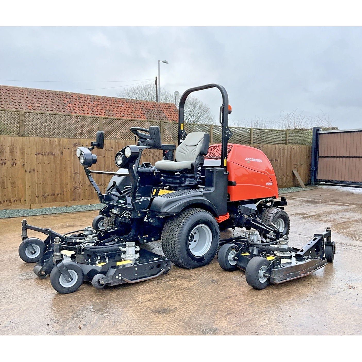 2019 JACOBSEN HR600 WIDE AREA BATWING RIDE ON LAWN MOWER